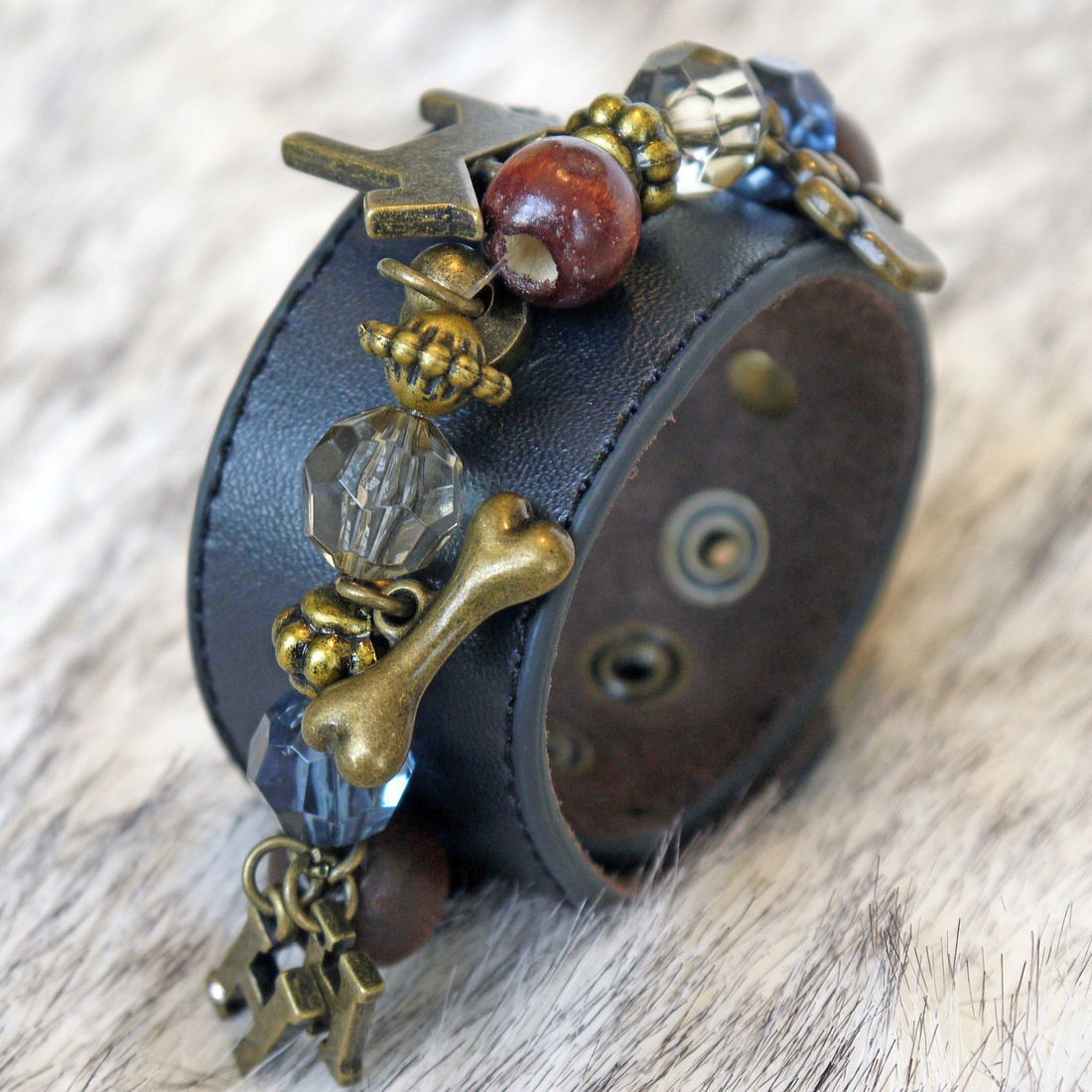 bracelet leather with beads blue narrow